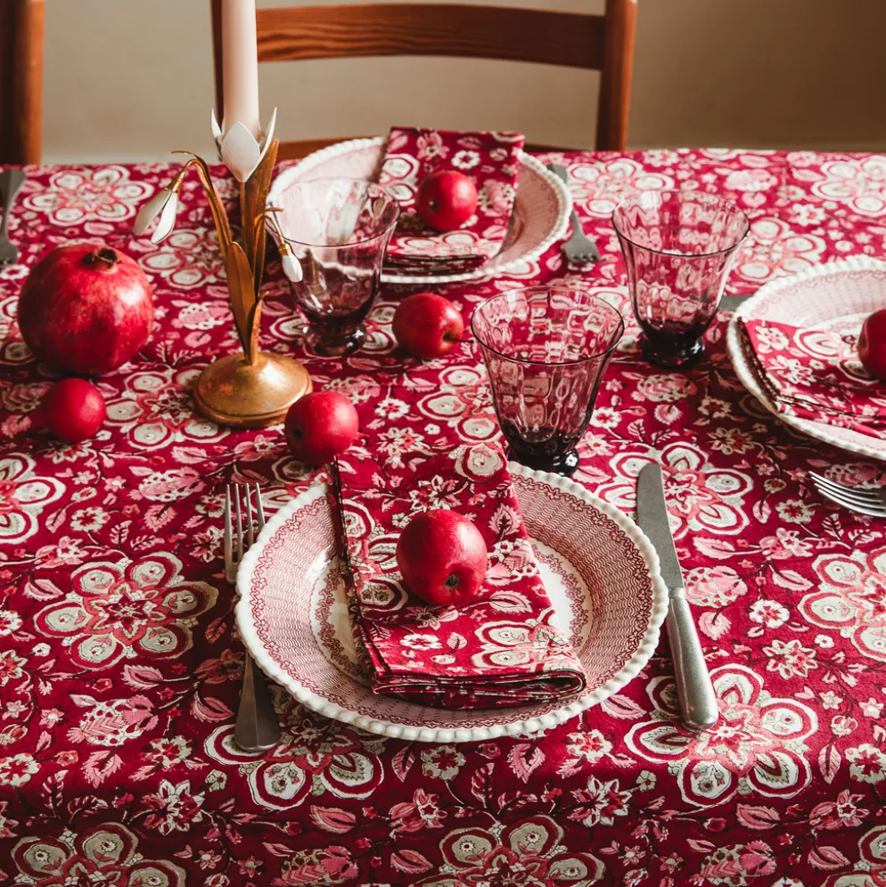 Bungalow Denmark Tischdecke 150x250cm Yamini Raspberry
