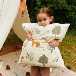 Dear April Cedar Kissen Forest Family