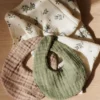 Dear April Koa Lätzchen Forest Green/Little Mouse 2er-Set