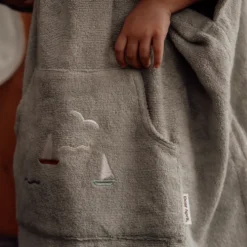 Dear April Puk Badeponcho Sailboats