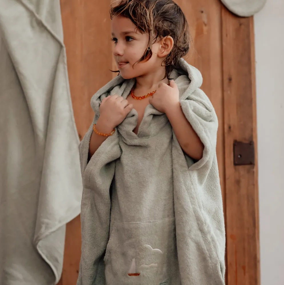 Dear April Puk Badeponcho Sailboats