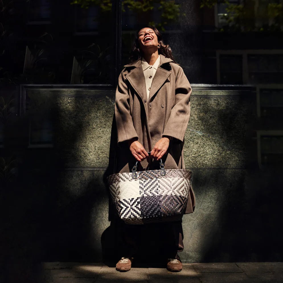 Handed By Tasche Quinn black-taupe/champagne