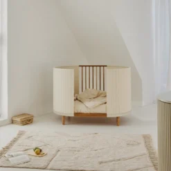 Kas Kopenhagen Babybett Kai Cream Oak inkl. Matratze
