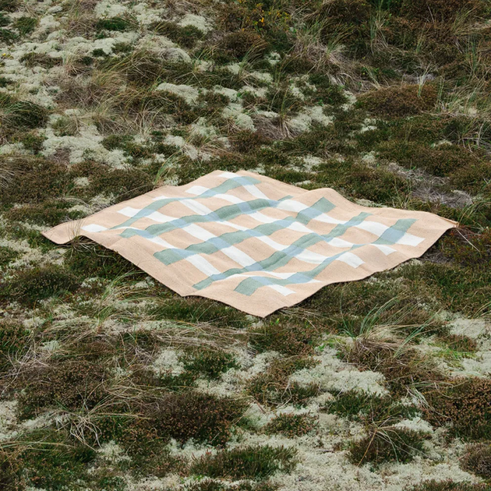 Matias Moellenbach Teppich Jute green and blue stripes