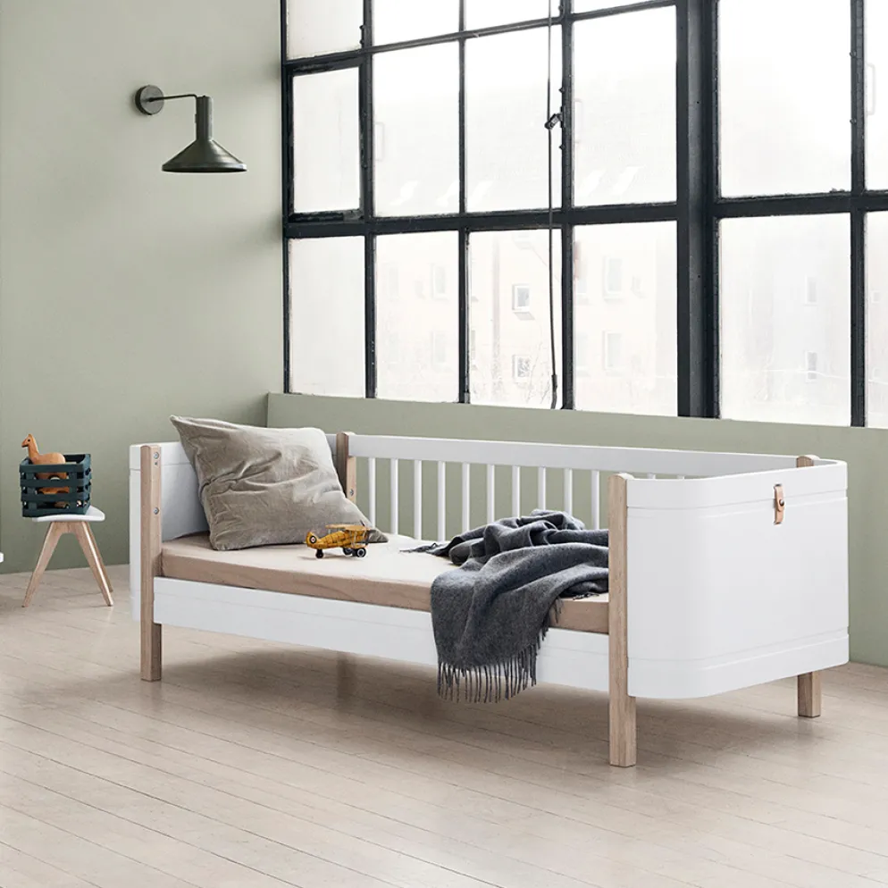 Oliver Furniture Baby- und Kinderbett Wood Mini+ Weiß/Eiche inkl. Umbauset Juniorbett
