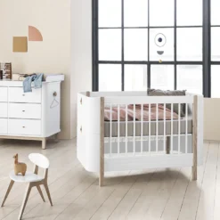 Oliver Furniture Baby- und Kinderbett Wood Mini+ Weiß/Eiche inkl. Umbauset Juniorbett