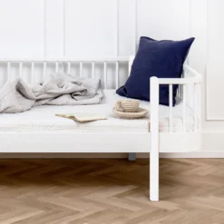 Oliver Furniture Bettsofa Wood Original Weiß