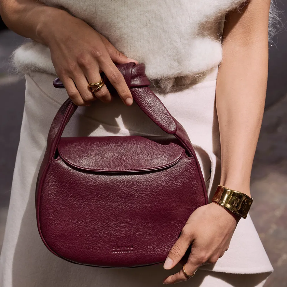 O My Bag Ledertasche COCO CROISSANT Dark Cherry weiches Leder