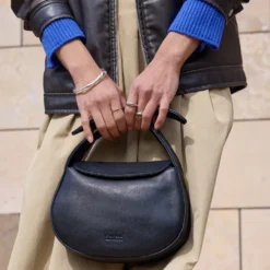 O My Bag Ledertasche COCO CROISSANT Black weiches Leder