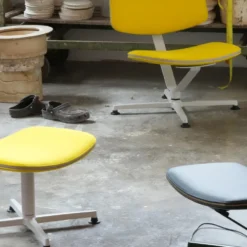 raawii Ottoman Light grey / Stoffbezug yellow