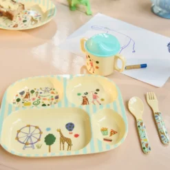 Rice Melamin-Geschirr Baby Geschenkbox Fun Fair Mint 4-teilig
