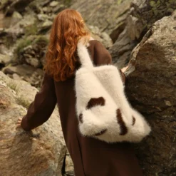 Studio Noos Tasche Faux Fur mom-bag Holy Cow