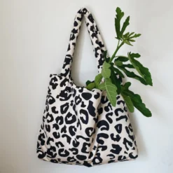 Studio Noos Tasche Holy cow puffy mom-bag
