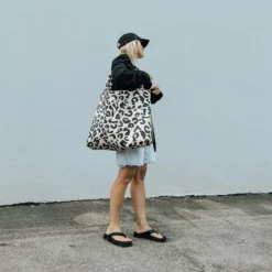 Studio Noos Tasche Holy cow puffy mom-bag